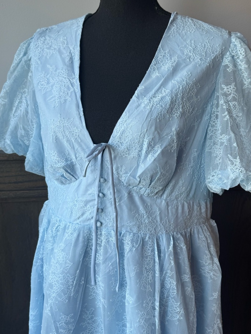 Women's Light Blue Lace Midi Dress with Puff Sleeves 3x - Picture 3 of 8
